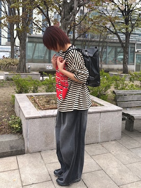 「CIAOPANIC（チャオパニック）の【cian denim/シアンデニム】切替スーパーワイドバルーンデニムパンツ（デニムパンツ、ブラック系）」を使った、ささかまさん（レディース・165cm）の春コーディネート