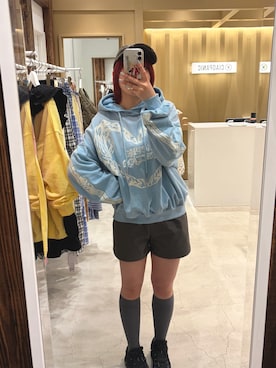 「RePRODUCTION LABEL（リプロダクションレーベル）の【RePRODUCTION LABEL / リプロダクションレーベル】スウェットフーディー（卫衣、ブルー系）」を使った、ささかまさん（レディース・165cm）の春コーディネート