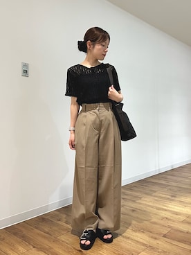 「SENSE OF PLACE by URBAN RESEARCH(センスオブプレイスバイアーバンリサーチ)のレースビスチェアンサンブルカットトップ(Tシャツ/カットソー、ブラック系)」を使った、wakanaさん(レディース・158cm)の春コーディネート