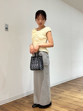 「SENSE OF PLACE by URBAN RESEARCH(センスオブプレイスバイアーバンリサーチ)のギャザーネックカットトップ(Tシャツ/カットソー、イエロー系)」を使った、wakanaさん(レディース・158cm)の春コーディネート