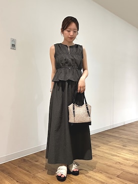 「SENSE OF PLACE by URBAN RESEARCH(センスオブプレイスバイアーバンリサーチ)のシャーリングギャザーセットワンピース(ワンピース、グレー系)」を使った、wakanaさん(レディース・158cm)の夏コーディネート