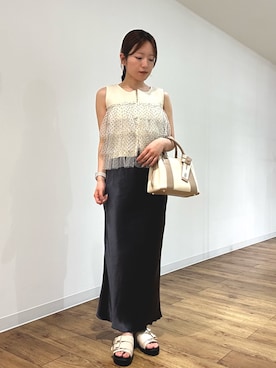 「SENSE OF PLACE by URBAN RESEARCH(センスオブプレイスバイアーバンリサーチ)の『洗濯可』ダブルジップフリルニットトップ(ニット/セーター、ホワイト系)」を使った、wakanaさん(レディース・158cm)の夏コーディネート