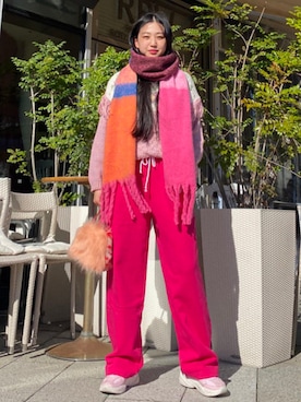 「アイテム（スウェットパンツ、レッド系）」を使った、Ray BEAMSさん（レディース・167cm）の冬コーディネート