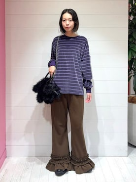 「Ray BEAMS（レイビームス）のリブ フリル ヘム フレアー パンツ（その他パンツ、ブラウン系）」を使った、Ray BEAMSさん（レディース・160cm）の秋コーディネート