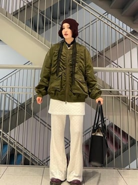 「アイテム（MA-1）」を使った、Ray BEAMSさん（レディース・157cm）の秋コーディネート