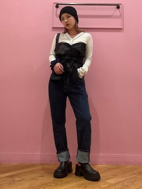 「Levi's」｜「アイテム（サンダル）」を使った、Ray BEAMSさん（レディース・155cm）の秋コーディネート