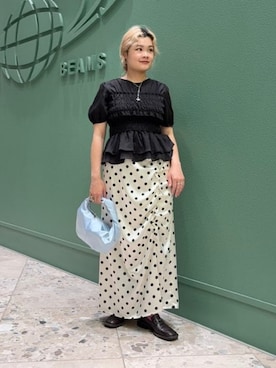 「Ray BEAMS（レイビームス）のサテン ホーボ ーバッグ（手提包、ブルー系）」を使った、Ray BEAMSさん（レディース・161cm）の夏コーディネート