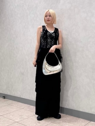 「JW PEI(ジェイダブリューペイ)のJW PEI / Harlee shoulder bag SILVER(トートバッグ)」を使った、Ray BEAMSさん(レディース・165cm)の夏コーディネート