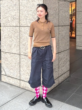 「FRED PERRY（フレッドペリー）の【別注】FRED PERRY / リブ ニット シャツ（ポロシャツ、ブラウン系）」を使った、Ray BEAMSさん（レディース・163cm）の春コーディネート