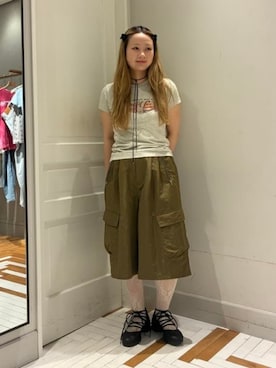 「Ray BEAMS（レイビームス）のカーゴ ハーフ パンツ（休閒短褲、グリーン系）」を使った、Ray BEAMSさん（レディース・161cm）の夏コーディネート
