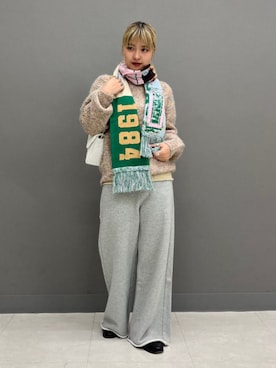 「アイテム（スウェットパンツ、シルバー系）」を使った、Ray BEAMSさん（レディース・155cm）の冬コーディネート