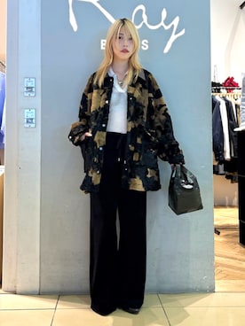 「アイテム（ステンカラーコート）」を使った、Ray BEAMSさん（レディース・164cm）の秋コーディネート