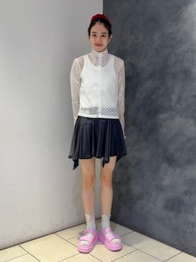 「Ray BEAMS（レイビームス）のイレギュラー ヘム ミニスカート（スカート、グレー系）」を使った、Ray BEAMSさん（レディース・163cm）の春コーディネート