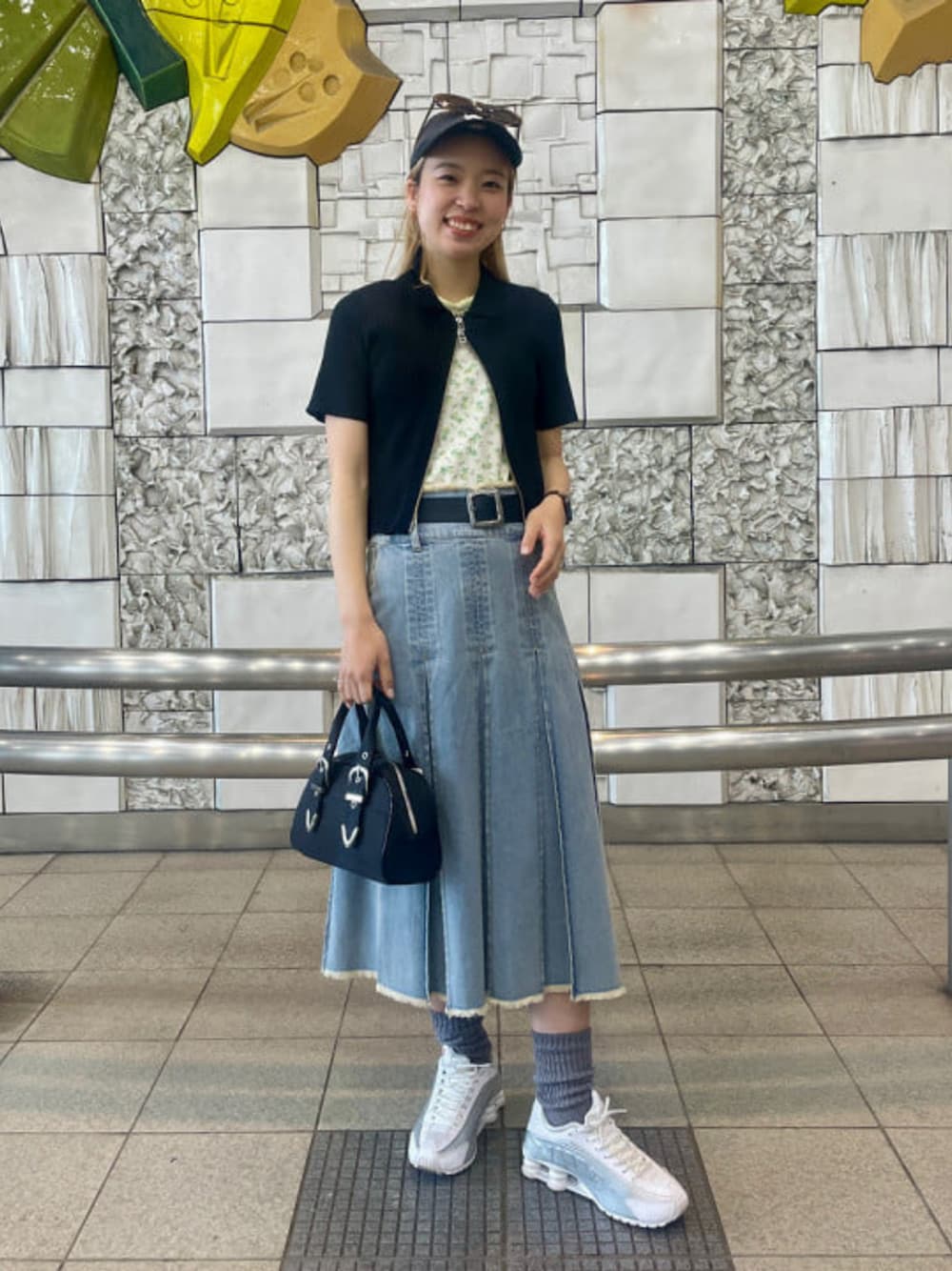 C6862 ジップカーディガン×スカートコーデ スカートを使った「ダブルジップカーディガン」の人気ファッション