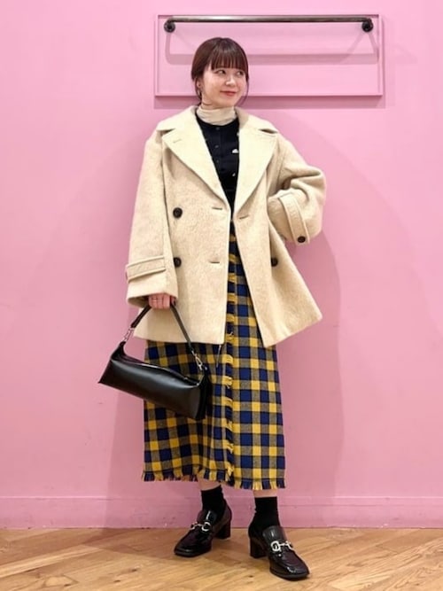 バーバリー厚手の黄色ダブルハーフコート バーバリー厚手の黄色ダブルハーフコート 人気上昇しすぎて出会えたら