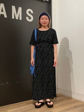 「Ray BEAMS（レイビームス）のフラワー プリント カットアウト ワンピース（ワンピース、ブラック系）」を使った、Ray BEAMSさん（レディース・163cm）の春コーディネート