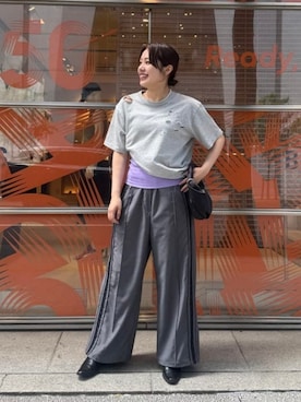 「Ray BEAMS（レイビームス）のレースライントラックパンツ（その他パンツ、グレー系）」を使った、Ray BEAMSさん（レディース・159cm）の夏コーディネート