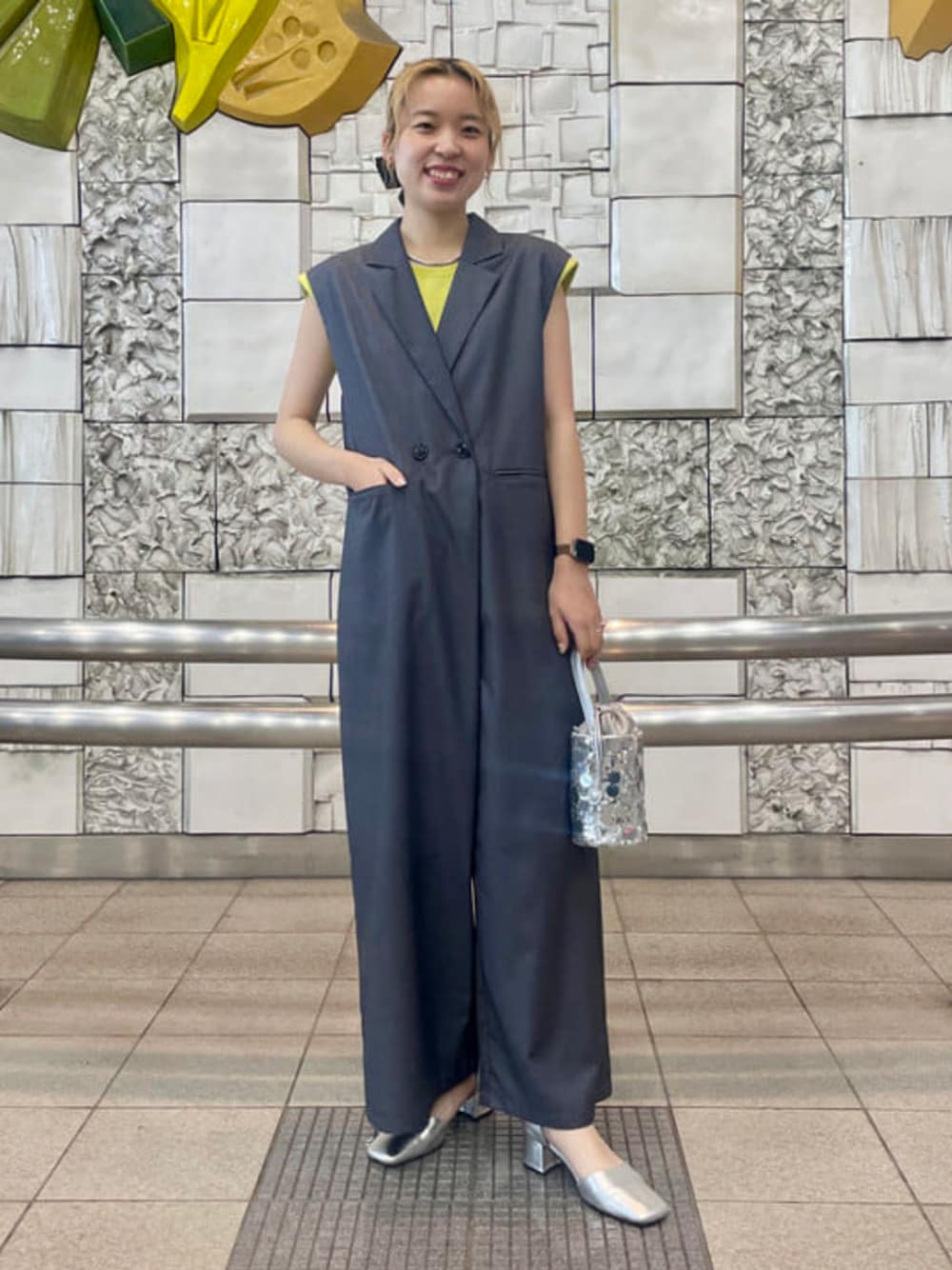 テーラードカラー サロペットを使った人気ファッションコーディネート