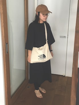 「THE NORTH FACE（ザノースフェイス）のTHE NORTH FACE MUSETTE BAG (ﾅﾁｭﾗﾙ/ﾌﾞﾗｯｸ)（ショルダーバッグ）」を使った、k.shokoさん（レディース・155cm）の秋コーディネート