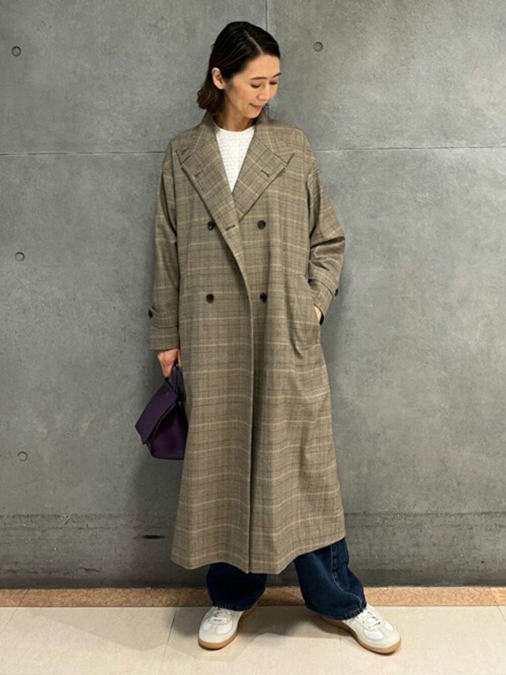 「デニム、トゥモローランド、グレンチェック、MACPHEE、ぺプラムトップス、TOMORROWLAND、オーバーサイズコート、TOMORROWLAND collection、OAD NEW YORK、adidas originals BW ARMY for TOMORROWLAND」｜「TOMORROWLAND の【WEB先行予約】モスタルダグレンチェック スタンドカラーコート（その他アウター、ブラウン系）」を使った、Takagi_TOMORROWLANDさん（レディース・167cm）の夏コーディネートの1枚目の写真