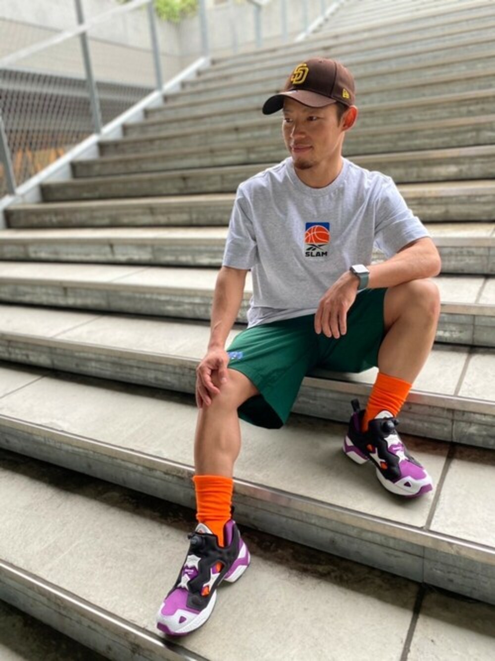 「スニーカー、TEE、reebok、スポーツミックス、ショーツ、ポンプフューリー、Reebok(Reebok)、リーボック(Reebok)、Reebokclassic」｜「Reebokのブラックアイパッチ ショートスリーブ Tシャツ / BlackEye Patch Short Sleeve T-Shirt（トップス、その他）」を使った、リーボックさん（メンズ・163cm）の春コーディネートの1枚目の写真