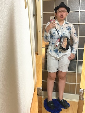 「アイテム（ローファー、グリーン系）」を使った、みひろさん（レディース・159cm）の秋コーディネート