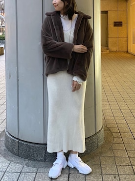 「白コーデ」｜「アイテム（その他アウター）」を使った、satomiさん（レディース・170cm）の秋コーディネート