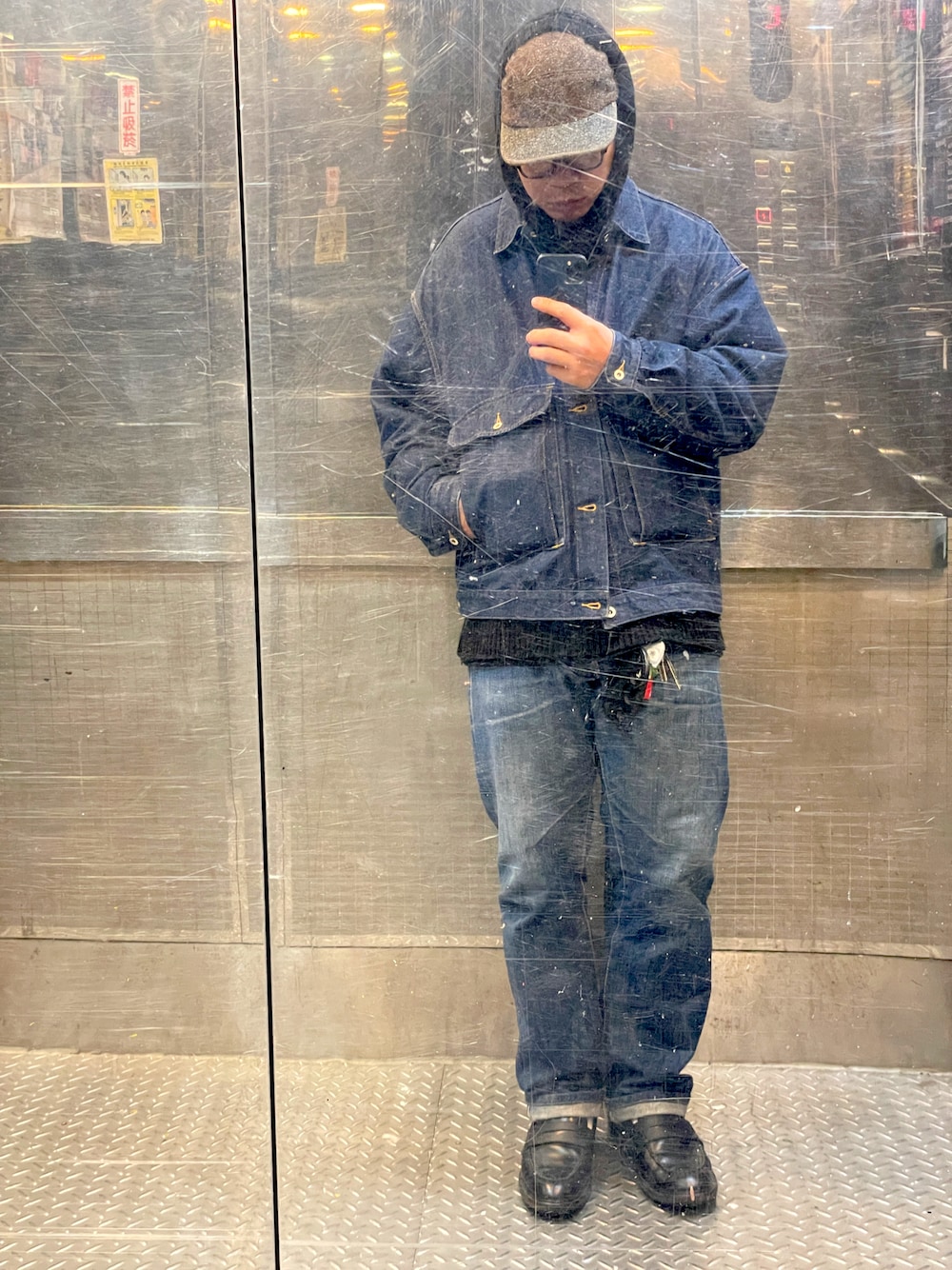 「Taiwan、TAIPEI、lesstaiwan、BEAMS、ANOWHEREMAN、ootd、chenjingkai」｜「Less Taiwanのアイテム（帽子、ブラウン系）」を使った、yjsu🇹🇼さん（メンズ・169cm）の冬コーディネートの1枚目の写真
