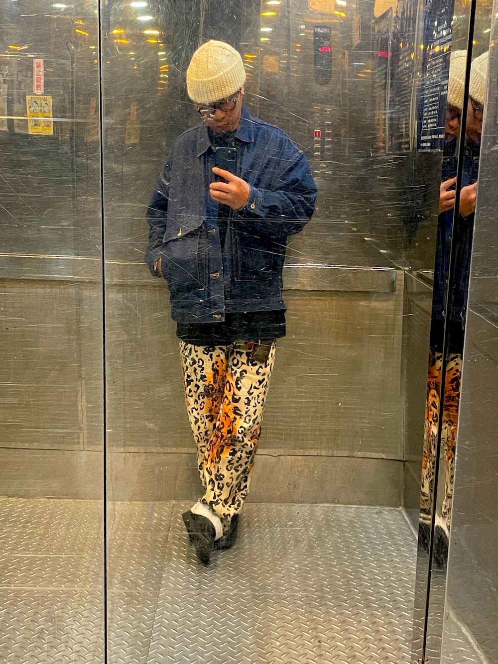 「LOUIS  VUITTON、Taiwan、TAIPEI、vintage、demarcolab、BEAMS、stussy、daily look」｜「BEAMSのアイテム（デニムジャケット、ブルー系）」を使った、yjsu🇹🇼さん（メンズ・169cm）の冬コーディネートの1枚目の写真