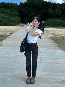 「アイテム（サングラス、ブルー系）」を使った、ナナエさん（レディース・163cm）の秋コーディネート