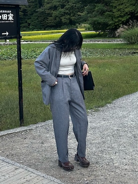 「アイテム（サンダル）」を使った、ナナエさん（レディース・163cm）の秋コーディネート