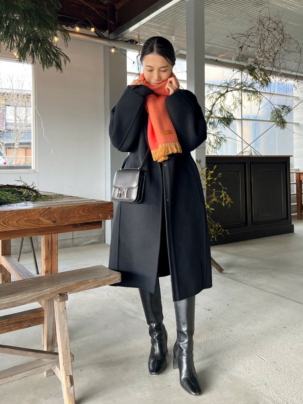 HERMESのマフラーを使った人気ファッションコーディネート