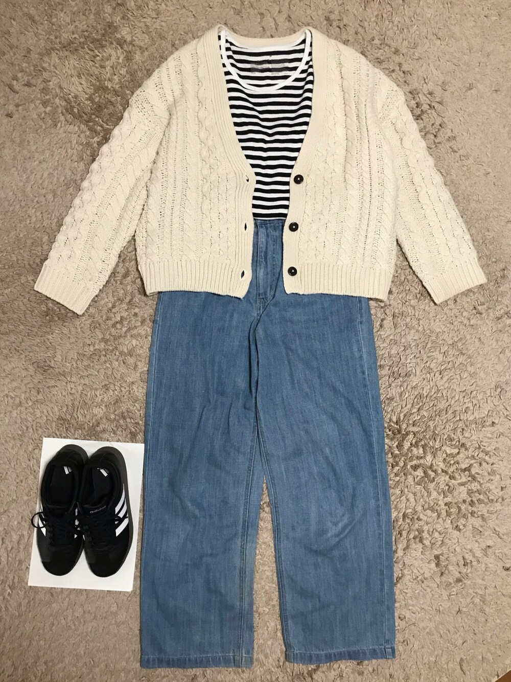 KBF（ケイビーエフ）の「ケーブルサークルカーディガン