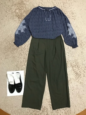 「flower（フラワー）のnostalgic emb top ～ﾉｽﾀﾙｼﾞｯｸｴﾝﾌﾞﾛｲﾀﾞﾘｰﾄｯﾌﾟ（シャツ/ブラウス、ブルー系）」を使った、ばたこさん（レディース・159cm）の冬コーディネート
