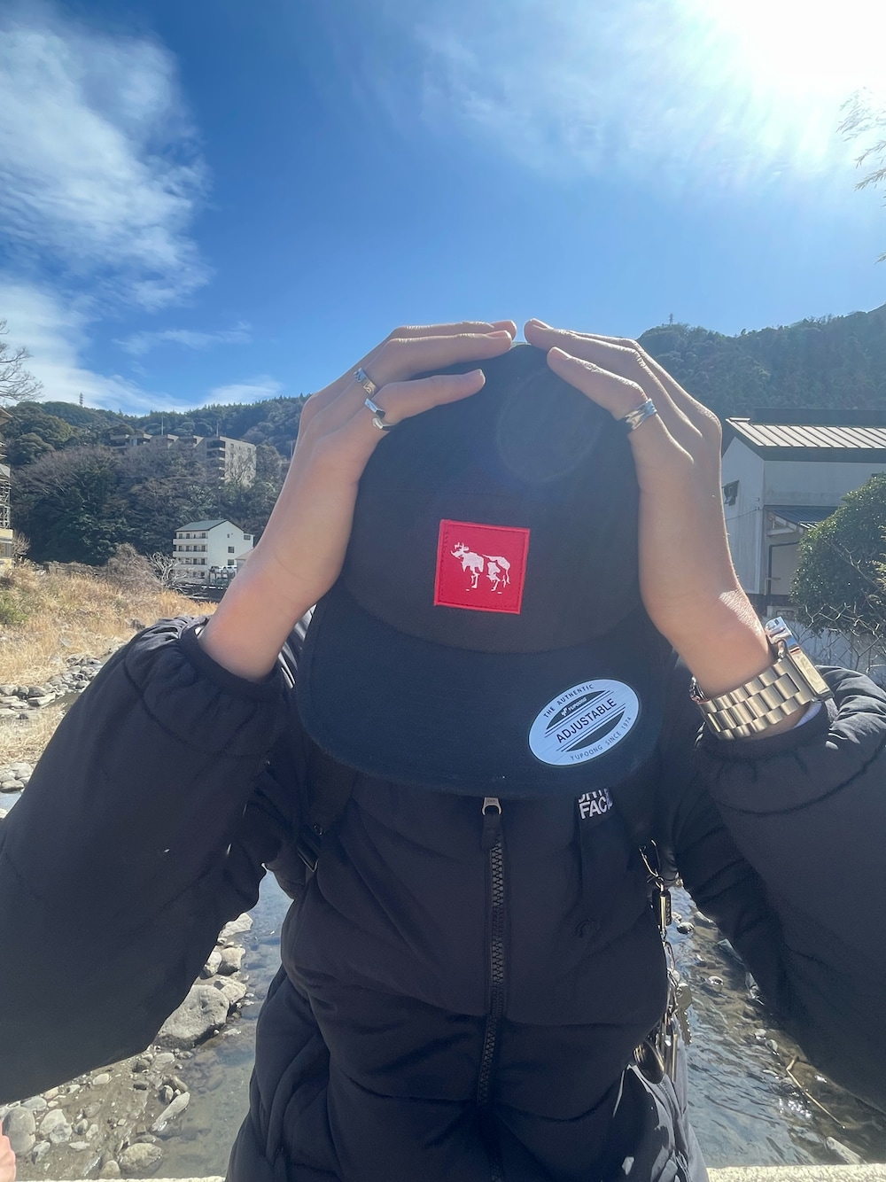「箱根」｜「cowbooksのアイテム（キャップ、ブラック系）」を使った、syuさん（メンズ・190cm）の夏コーディネートの1枚目の写真