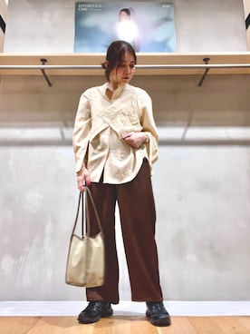 「アイテム（トートバッグ、グリーン系）」を使った、asamiさん（レディース・164cm）の秋コーディネート