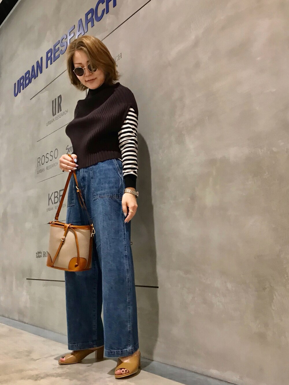 「デニム、ボーダー、KBF、ベスト、KBF+、大人カジュアル、FORK&SPOON、SMELLY、URBAN RESEARCH、URBAN RESEARCH DOORS、30代、RODESKO、アーバンリサーチストアー、urstore」｜「URBAN RESEARCH DOORSのアイテム（サンダル、イエロー系）」を使った、asamiさん（レディース・164cm）の秋コーディネートの1枚目の写真