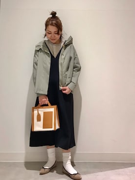 「RODE SKO」｜「アイテム（ジャンパースカート）」を使った、asamiさん（レディース・164cm）の春コーディネート
