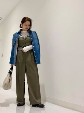 「アイテム（サロペット/オーバーオール、ブラウン系）」を使った、asamiさん（レディース・164cm）の秋コーディネート