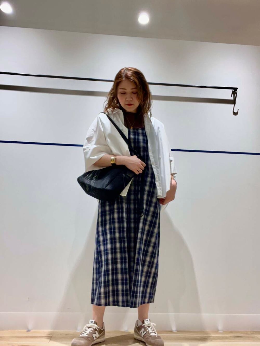 「大人カジュアル、urbanresearchdoors、ママコーデ、URBANRESEARCH、newarrival、doors、30代、お出掛けコーデ、ur、旬、高身長、旅行コーデ、パルコヤ上野、164センチ、30代コーディネート」｜「BAICYCLON by BagjackのBAICYCLON by bagjack　MESH SHOULDER BAG S（ショルダーバッグ、ブラック系）」を使った、asamiさん（レディース・164cm）の夏コーディネートの1枚目の写真