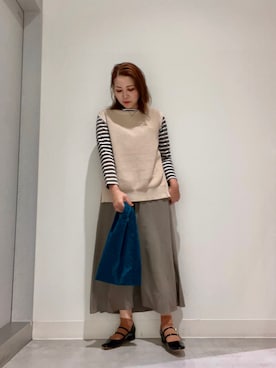 「ニットベスト」｜「アイテム（スリッポン）」を使った、asamiさん（レディース・164cm）の秋コーディネート