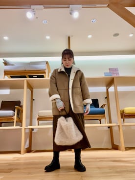 「アイテム（ムートンコート）」を使った、asamiさん（レディース・164cm）の冬コーディネート