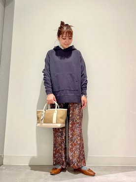 「RODE SKO」｜「アイテム（パーカー）」を使った、asamiさん（レディース・164cm）の秋コーディネート
