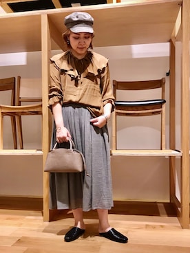 「スリッパ」｜「アイテム（帽子）」を使った、asamiさん（レディース・164cm）の秋コーディネート