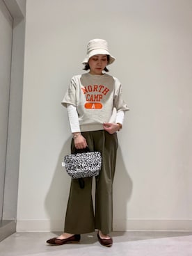「RODE SKO」｜「アイテム（スウェット）」を使った、asamiさん（レディース・164cm）の春コーディネート