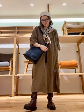 「アイテム（ストール/ショール）」を使った、asamiさん（レディース・164cm）の秋コーディネート