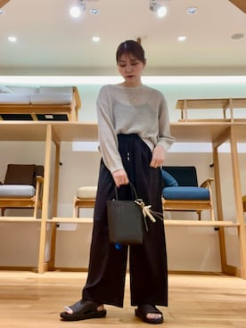 「URBAN RESEARCH DOORS（アーバンリサーチドアーズ）のメッシュニットプルオーバー｜春服/春ニット/大人カジュアル（ニット/セーター、グレー系）」を使った、asamiさん（レディース・164cm）の春コーディネート