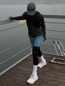 「NIKE（ナイキ）のナイキ ビクトリー メンズ Dri-FIT 1/2ジップ ゴルフトップ / Nike Victory Men's Dri-FIT 1/2-Zip Golf Top FD5838-010 Black（ジャージ、ブラック系）」を使った、ひびさん（メンズ・168cm）の春コーディネート