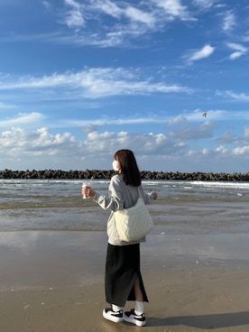 「海」｜「アイテム（スウェット）」を使った、ohanaさん（レディース・160cm）の冬コーディネート