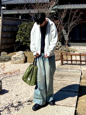 「SML（エスエムエル）のアイテム」を使った、kojiさん（メンズ・174cm）の春コーディネート